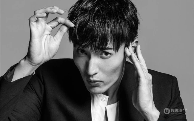 &ldquo;神奇&rdquo;男人王传君黑白写真魅力 这还是关谷吗？