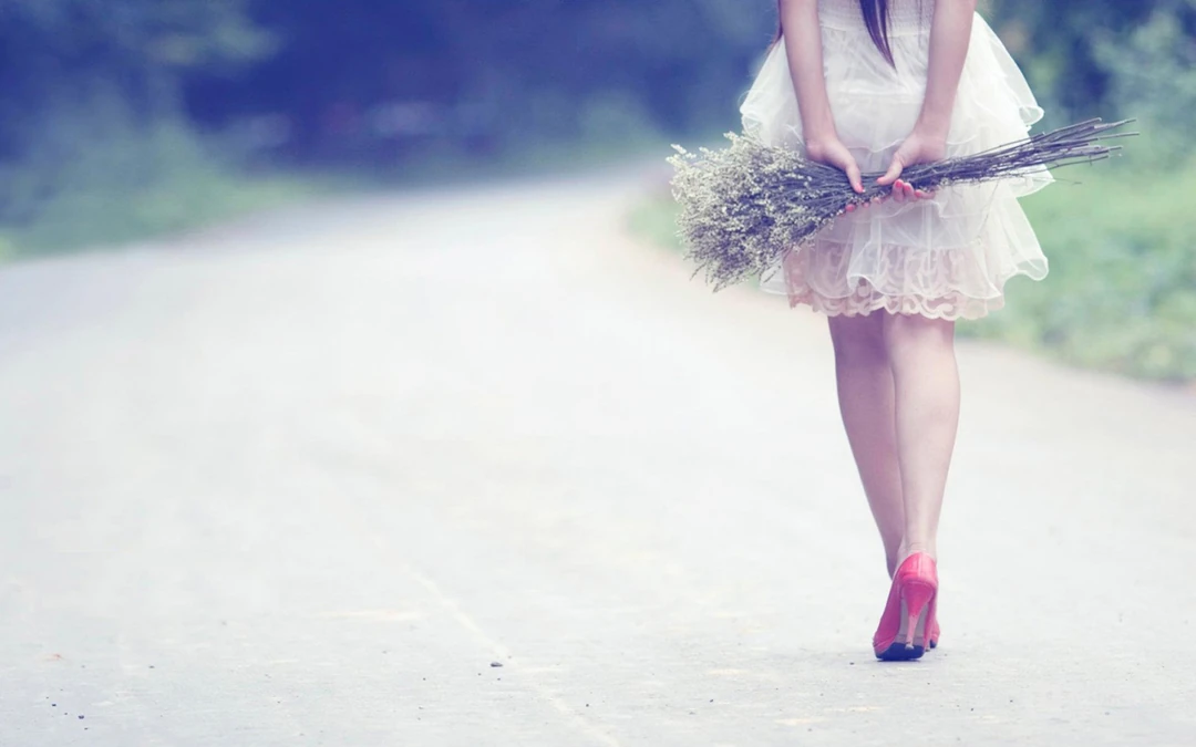 唯美女生背影高清电脑壁纸