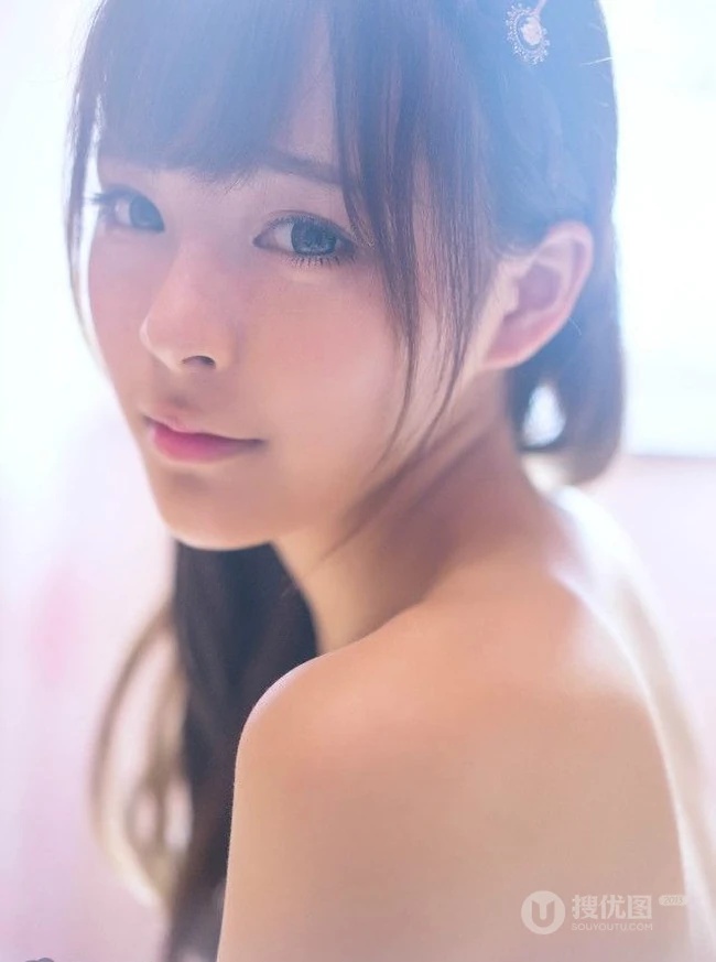 清纯大眼女生夏木颖~浅粉浅粉的家居服室内写真