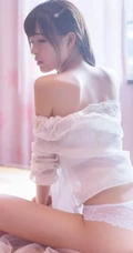 清纯大眼女生夏木颖~浅粉浅粉的家居服室内写真