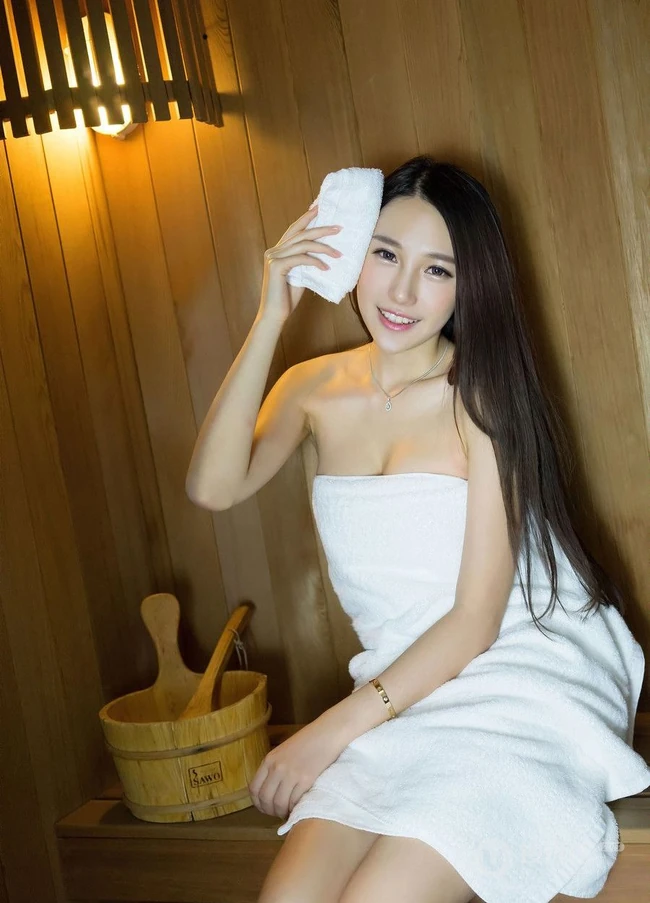 浴袍大美人刘奕宁-清纯甜美可人高清写真