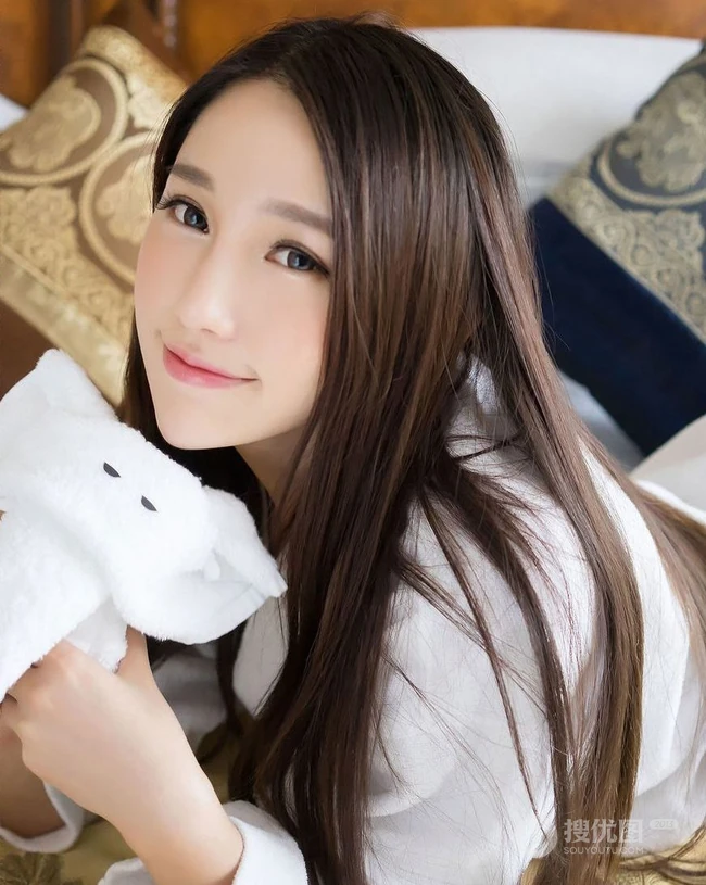 浴袍大美人刘奕宁-清纯甜美可人高清写真