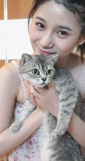 清爽的室内-女生璐瑶可爱小睡衣室内写真