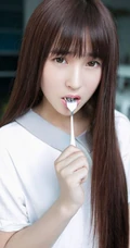 眼神清澈-清纯动人 学生妹子张楚Aimee高清写真