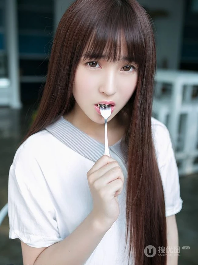 眼神清澈-清纯动人 学生妹子张楚Aimee高清写真