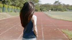 女生的背影桌面壁纸免费下载