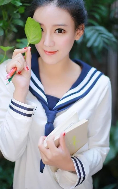 90后邻家女孩《李喆美》精选甜美可人写真，