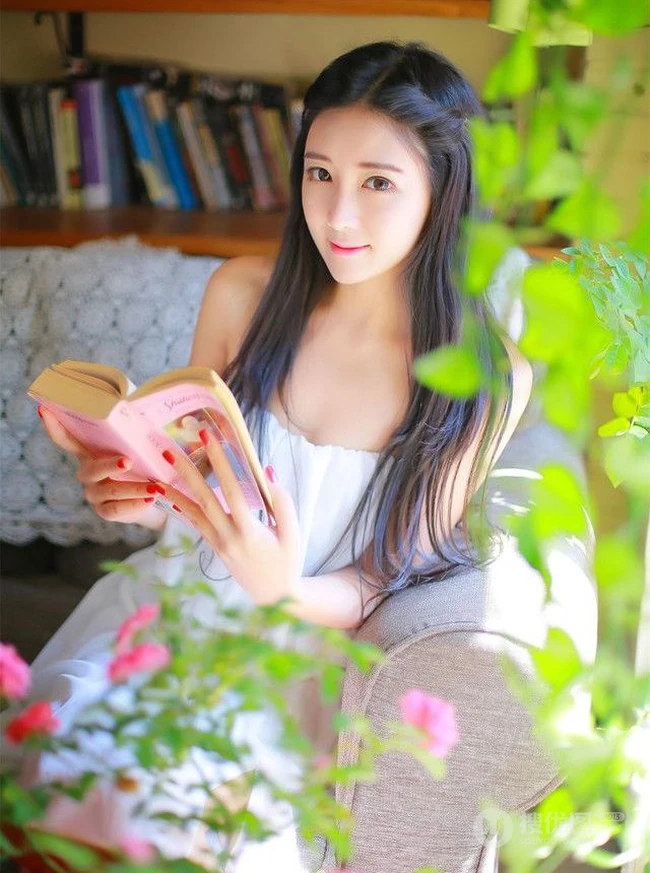 90后邻家女孩《李喆美》精选甜美可人写真，