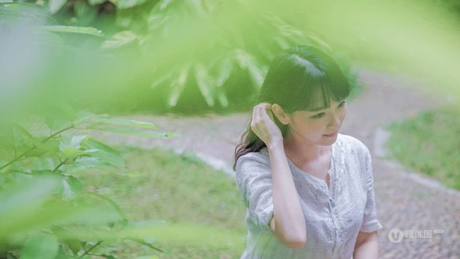 很纯很萌哒 齐刘海可爱女生清新可爱写真