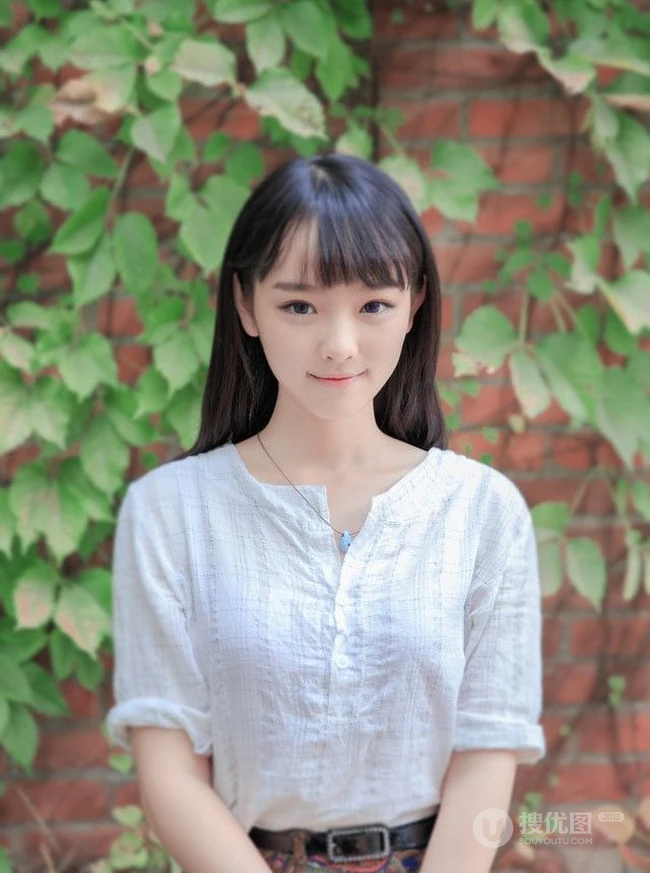 很纯很萌哒 齐刘海可爱女生清新可爱写真