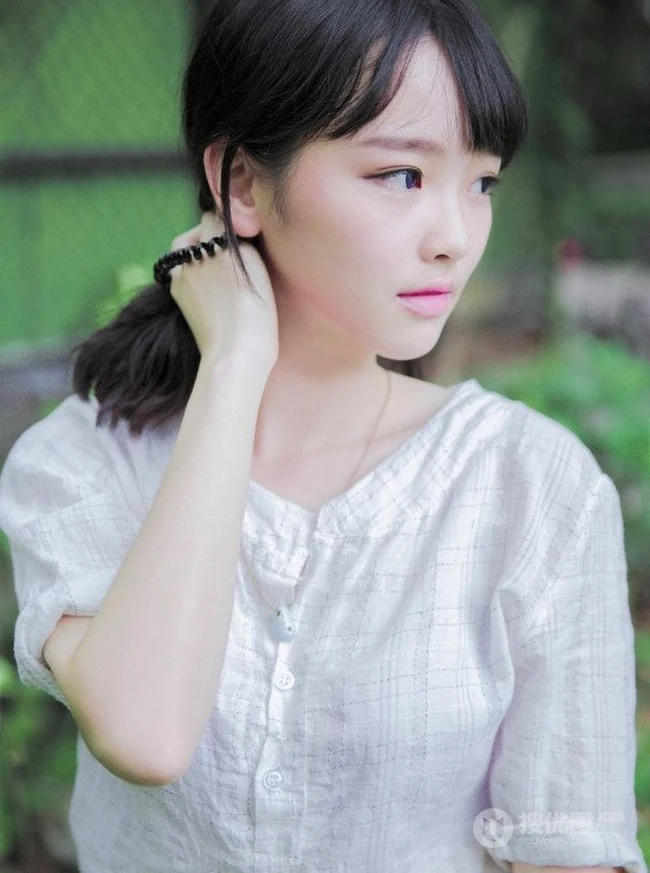 很纯很萌哒 齐刘海可爱女生清新可爱写真