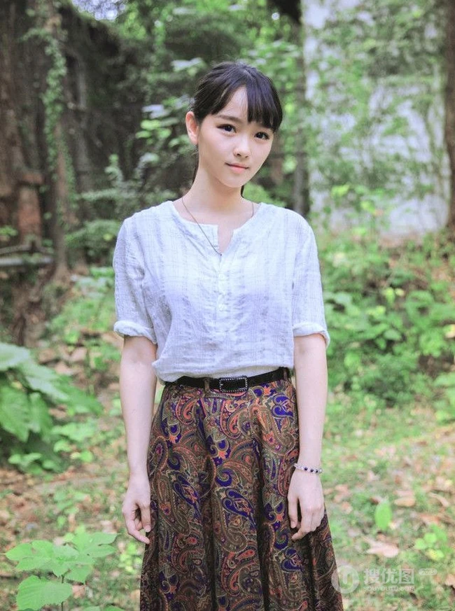 很纯很萌哒 齐刘海可爱女生清新可爱写真