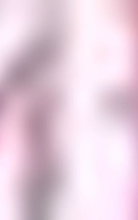 女生爱晒图-南非超模莫顿泳装秀-紧实双峰+V领惹人眼球