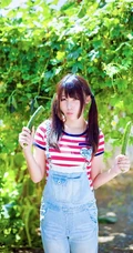 戴斗笠穿牛仔-可爱可爱女生农场畅游清新写真