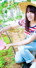 戴斗笠穿牛仔-可爱可爱女生农场畅游清新写真