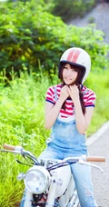 戴斗笠穿牛仔-可爱可爱女生农场畅游清新写真