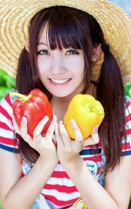 戴斗笠穿牛仔-可爱可爱女生农场畅游清新写真