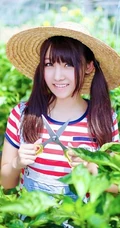 戴斗笠穿牛仔-可爱可爱女生农场畅游清新写真