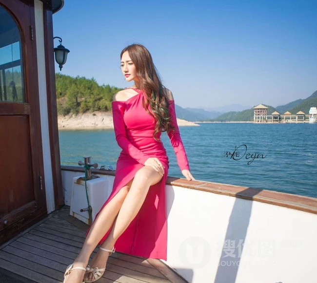 明明很气质 嫩模王明明高清假日休闲写真杂图