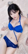 蓝色泳装 女生韩佳恩海边泳装高清写真