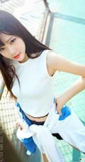 运动场里的清纯学生妹唯美随拍大图