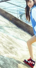 运动场里的清纯学生妹唯美随拍大图
