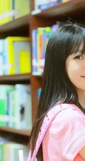 清纯可爱《虎牙妹》图书馆可爱唯美写真