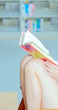 清纯可爱《虎牙妹》图书馆可爱唯美写真