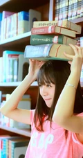 清纯可爱《虎牙妹》图书馆可爱唯美写真