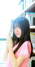 清纯可爱《虎牙妹》图书馆可爱唯美写真