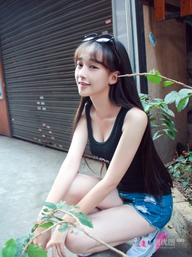 淡淡的味道 清纯T恤短裤女生蒋元媛写真