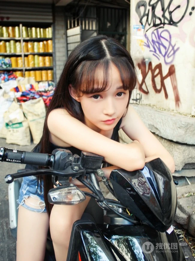 淡淡的味道 清纯T恤短裤女生蒋元媛写真