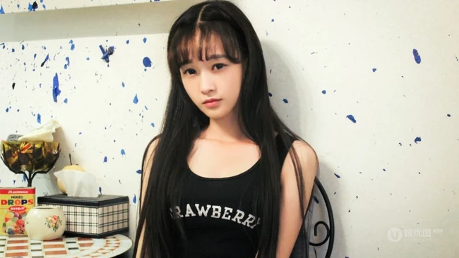 淡淡的味道 清纯T恤短裤女生蒋元媛写真