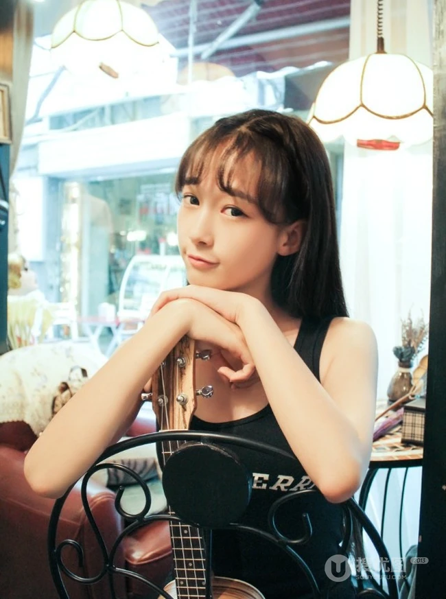 淡淡的味道 清纯T恤短裤女生蒋元媛写真