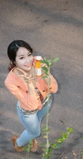 淡雅粉彩女孩 韩国女生殷智艺高清写真图片