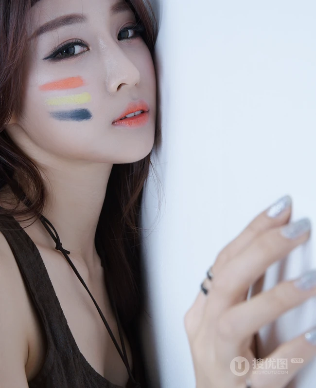 淡雅粉彩女孩 韩国女生殷智艺高清写真图片