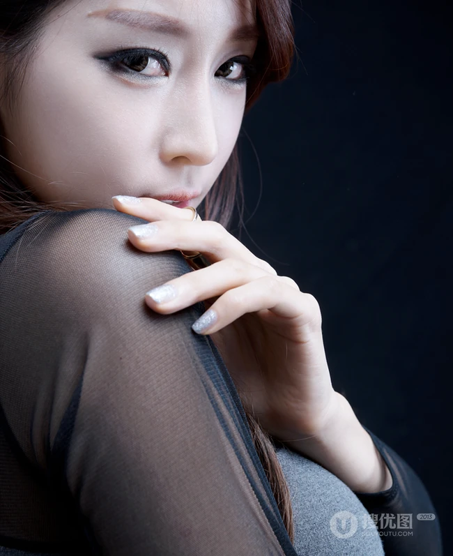 淡雅粉彩女孩 韩国女生殷智艺高清写真图片