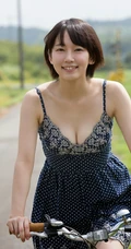 短发线条少女吉冈里帆高清写真图片