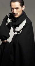 小胡子帅哥 胡歌酷帅时尚风衣写真