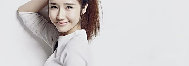 酒窝女生方安娜时尚写真，图片，个人资料