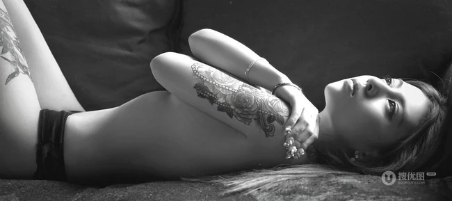 黑白气质-花臂纹身女生Cherry高清黑白写真（二）F嗲囡囡 第6张
