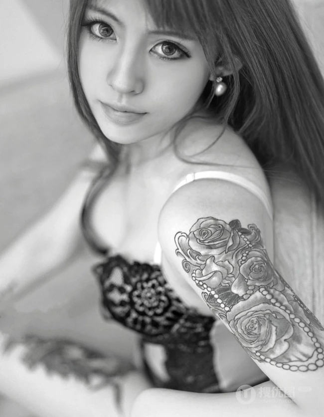 黑白气质-花臂纹身女生Cherry高清黑白写真（二）F嗲囡囡 第1张