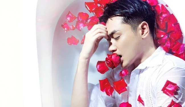 衔花暖男-酷帅男星霍政谚高清唯美写真