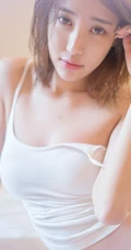 温暖惬意的室内 线条模特张露气质室内写真