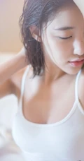 温暖惬意的室内 线条模特张露气质室内写真