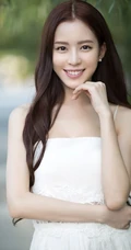 深大校花温心写真大图-展甜美可人温婉笑容
