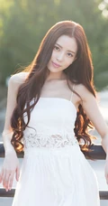 深大校花温心写真大图-展甜美可人温婉笑容