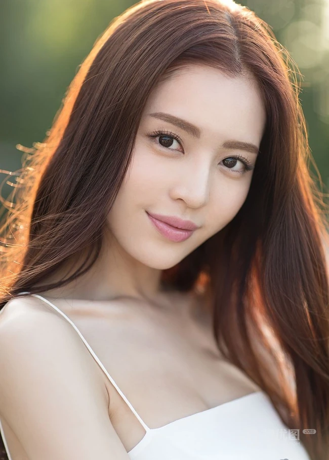 深大校花温心写真大图-展甜美可人温婉笑容