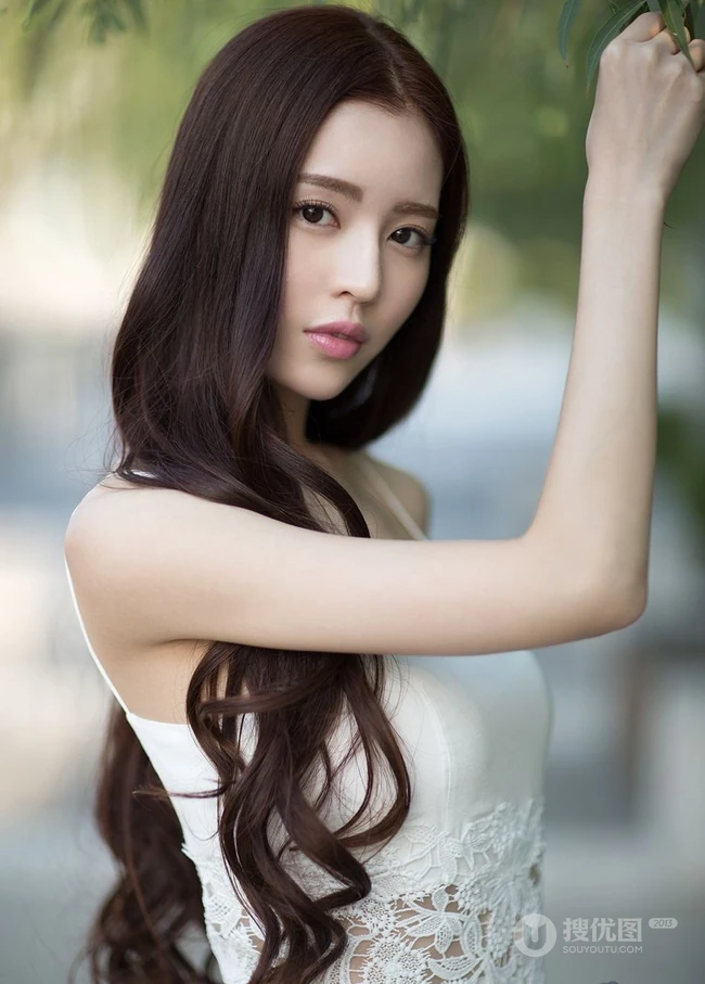 深大校花温心写真大图-展甜美可人温婉笑容