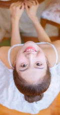 娇艳盛开的玫瑰 亚洲花季女生高清室内写真美图